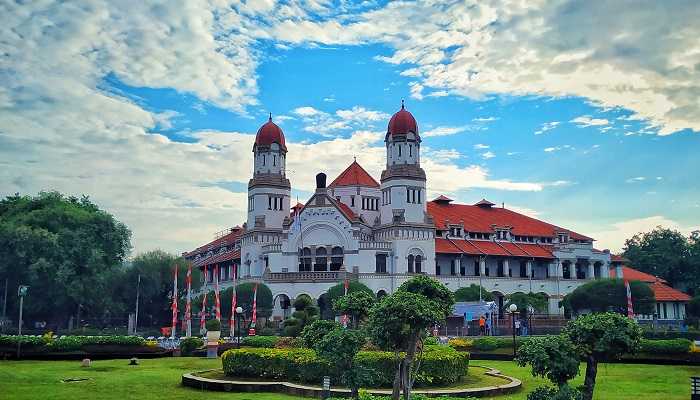 Destinasi Wisata Lawang Sewu Semarang